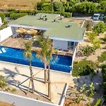 Dom wakacyjny Palm Dreams L 70s Design L Shellter Grimaud