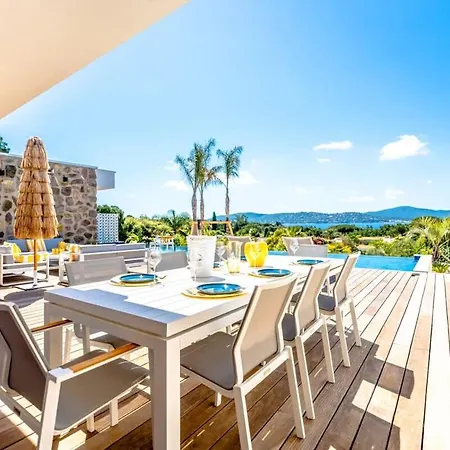 Palm Dreams - - Pool & Sea View Holiday home *