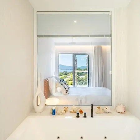 Palm Dreams - - Pool & Sea View Grimaud