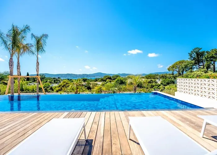 Palm Dreams L 70s Design L Shellter * Grimaud